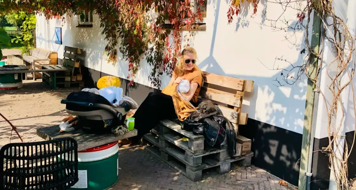 Borstvoeding geven bij een kinderboerderij