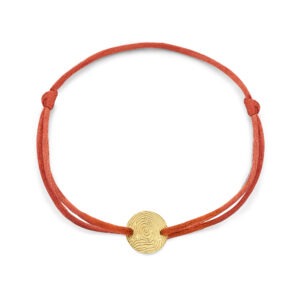 Deze armband van Minioro is gemaakt van 14 karaats goud. De sieraden kunnen worden afgewerkt met prachtige bedels. Bijvoorbeeld een initiaal, icoon of vingerafdruk. Zo heb je echt een uniek en persoonlijk sieraad.