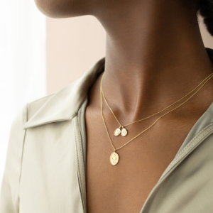 Deze ketting van Minioro is gemaakt van 14 karaats goud. Het is mogelijk om dit item te personaliseren met iconen en letters. Zo heb je echt unieke en persoonlijke sieraden.