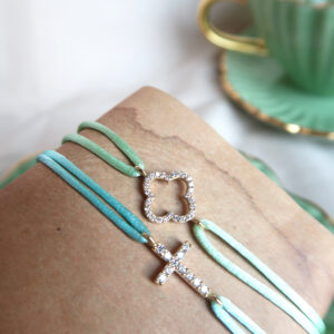 Deze armband van Minioro is gemaakt van 14 karaats goud. Dit item kan worden afgewerkt met prachtige diamanten. Zo heb je echt een persoonlijk en uniek sieraad.