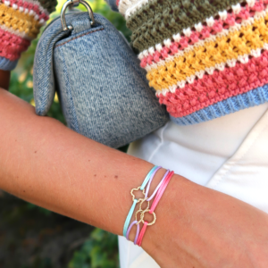 Deze armband van Minioro is gemaakt van 14 karaats goud. Dit item kan worden gepersonaliseerd met een icoon of initiaal. Zo heb je echt een persoonlijk en uniek sieraad.