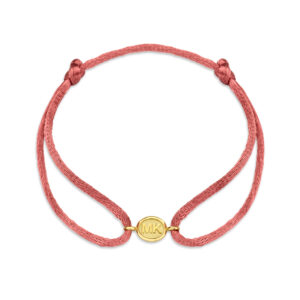 Deze sieraden van Minioro zijn gemaakt van 14 karaats goud. Deze items zijn afgewerkt met prachtige diamanten, initiaal of symbool. Zo heb je echt persoonlijke en unieke sieraden.