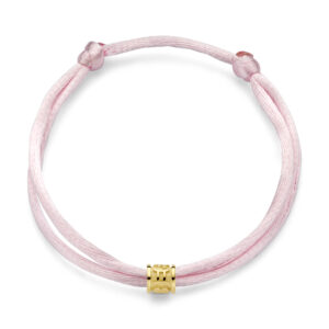 Deze armband van Minioro is van 14 karaat goud. Dit sieraad is afgewerkt is met iconen. De armband kan ook afgewerkt worden met een initiaal bedel of diamanten. Zo heb je echt een persoonlijk en uniek sieraad.