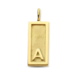 Deze bedel van Minioro is van 14 karaat goud. De bedel kan ook afgewerkt worden met prachtige diamanten. Door de initialen wordt het een persoonlijk en uniek sieraad.