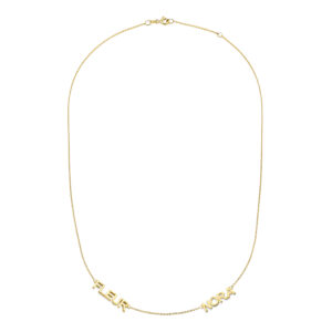Deze ketting van Minioro is van 14 karaat goud. De ketting kan worden gepersonaliseerd met namen en initialen.