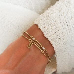 Deze armbanden van het merk Minioro zijn 14 karaats goud. Deze armbanden zijn van de Bamboe collectie. Leuk om zo te dragen of met gepersonaliseerd bedels eraan voor een uniek sieraad.