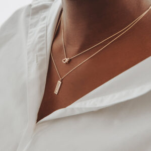 Deze kettingen van Minioro zijn 14 karaat goud. De sieraden kunnen ook afgewerkt worden met prachtige diamanten. Leuk om de ketting te personaliseren met persoonlijke bedels. Zou heb je echt een uniek sieraad.