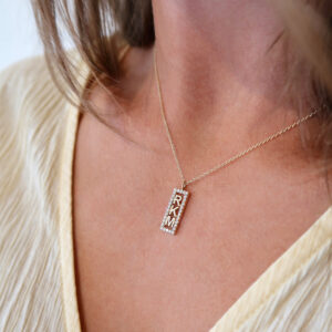 Deze sieraden zijn van het merk Minioro. De sieraden zijn van 14 karaats goud en kunnen afgewerkt worden met prachtige diamanten. Leuk om zelf een bedel te personaliseren voor een nog persoonlijker sieraad.
