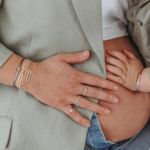 Een armband van Minioro voor de allerkleinste. De armband is van 14 karaat goud. De armband kan uniek worden gemaakt door de bedels aan de armband. Zo heb je echt iets persoonlijks.