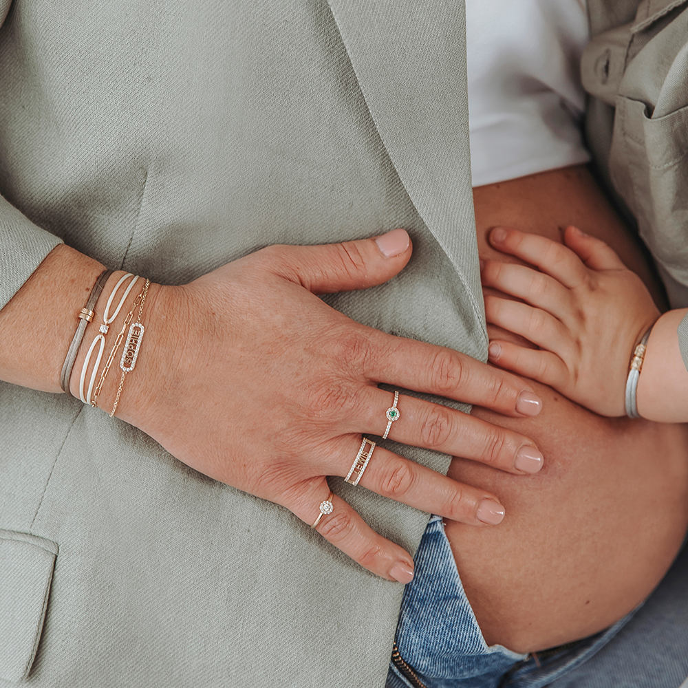 Een armband van Minioro voor de allerkleinste. De armband is van 14 karaat goud. De armband kan uniek worden gemaakt door de bedels aan de armband. Zo heb je echt iets persoonlijks.