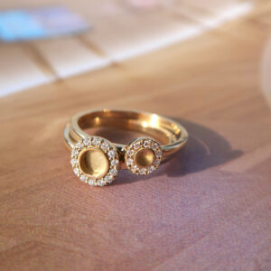 14 karaats goud ring voor moedermelk of as met diamant