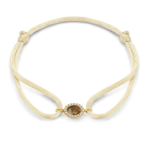 Deze armband van Minioro is gemaakt van 14 karaats goud. De sieraden kunnen worden afgewerkt met prachtige diamanten maar ook met moedermelk of as. Zo heb je echt een uniek en persoonlijk sieraad.